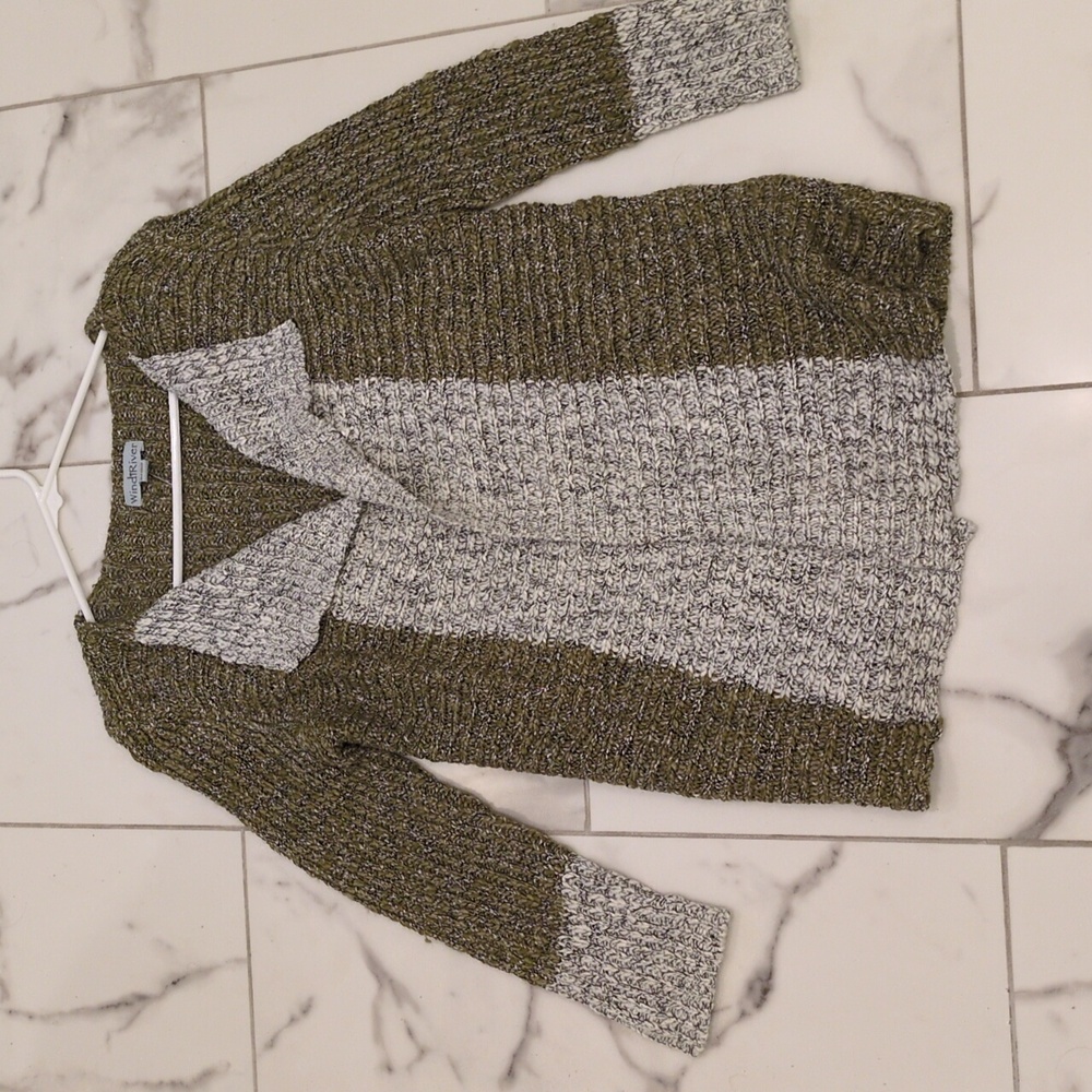 Sweater - Picture 1 of 4
